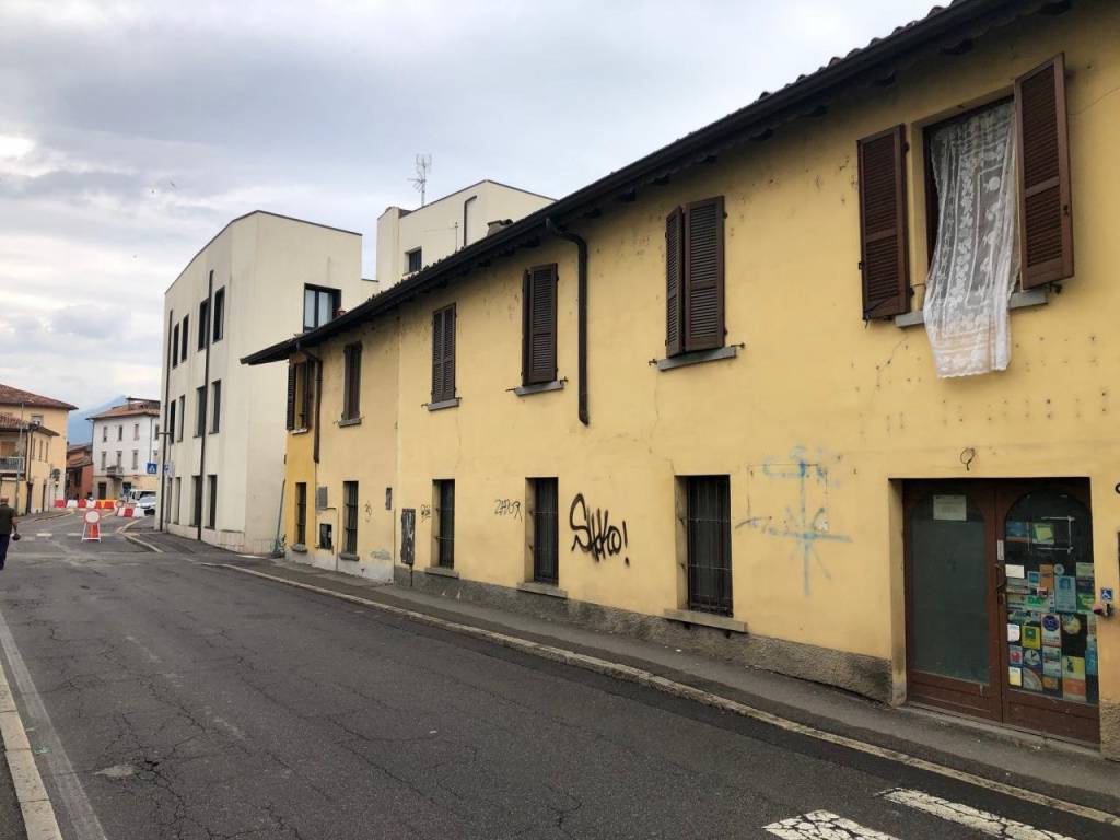 negozio in vendita a Seriate