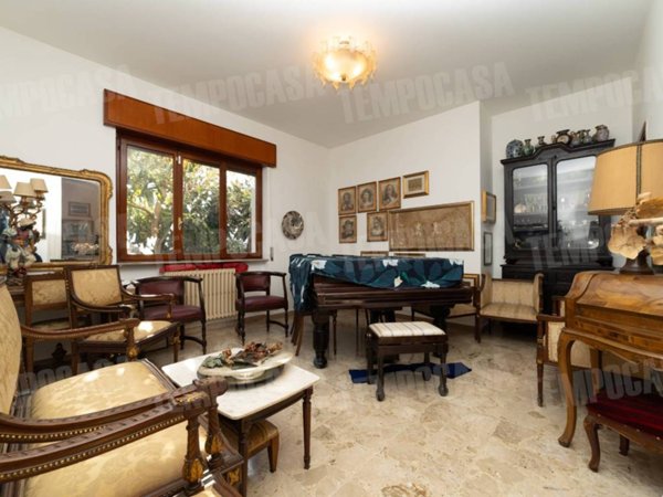 casa indipendente in vendita a Seriate in zona Paderno