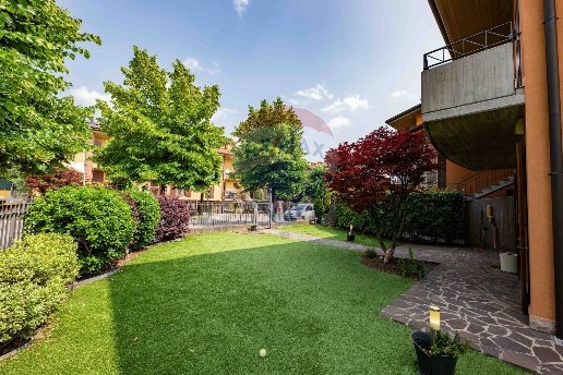 appartamento in vendita a Seriate in zona Comonte