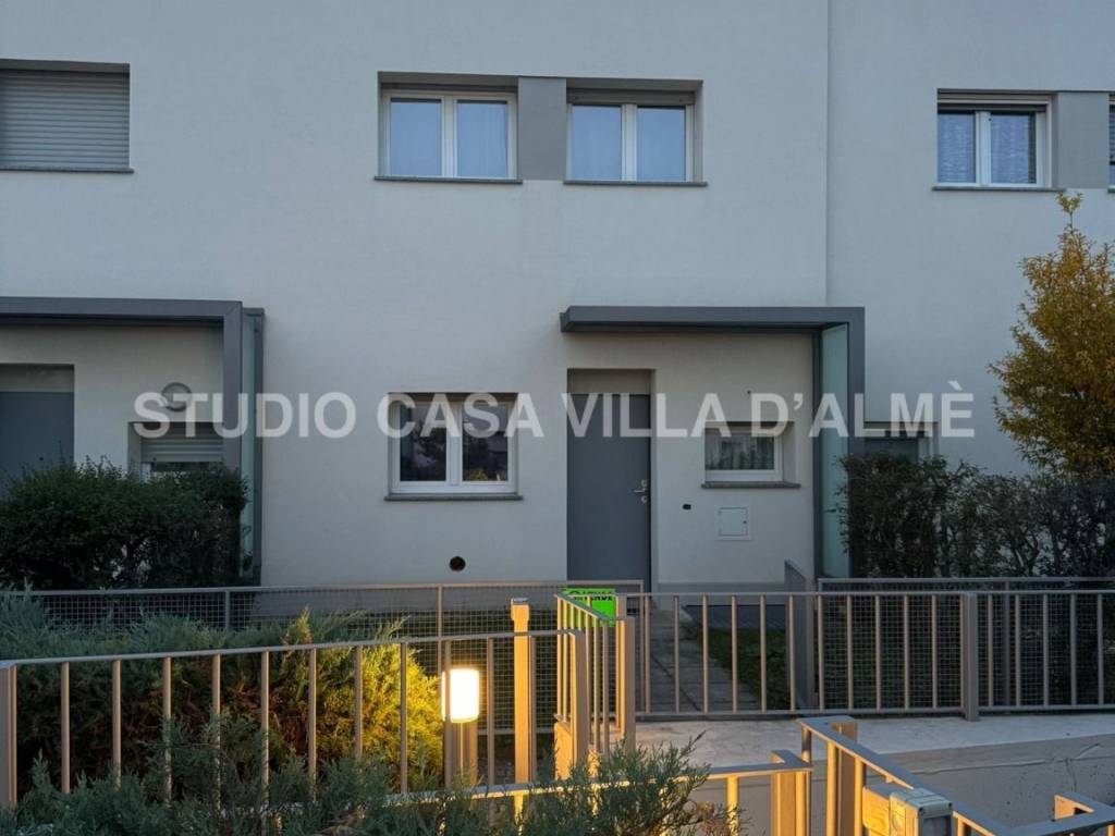 casa indipendente in vendita a Seriate