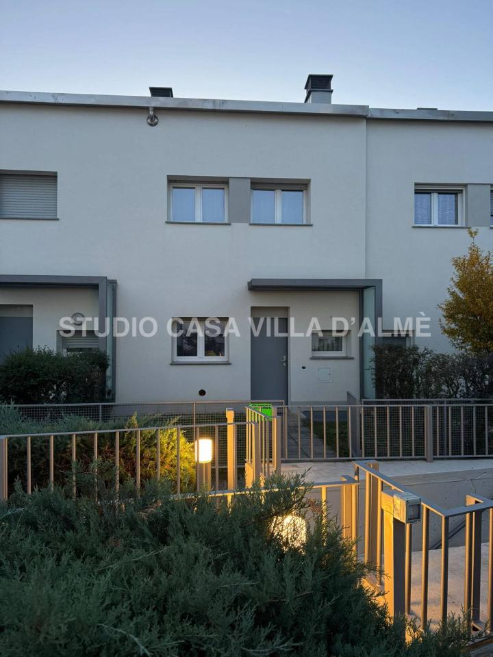 casa indipendente in vendita a Seriate