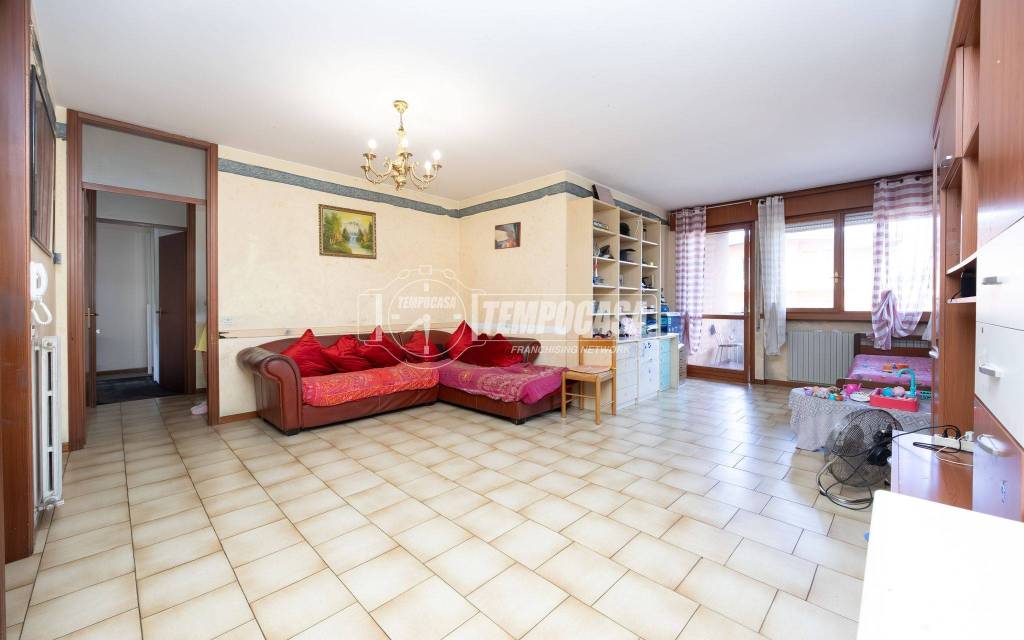 appartamento in vendita a Seriate in zona Paderno