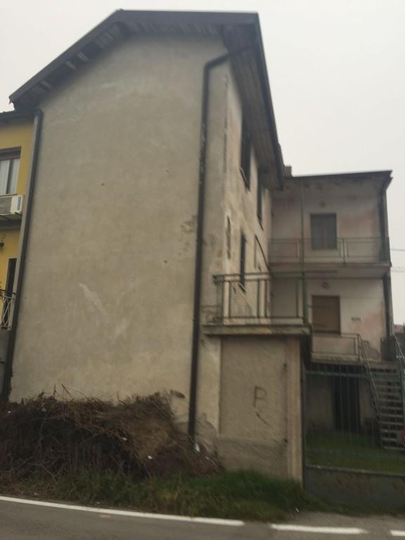 casa indipendente in vendita a Seriate in zona Cassinone