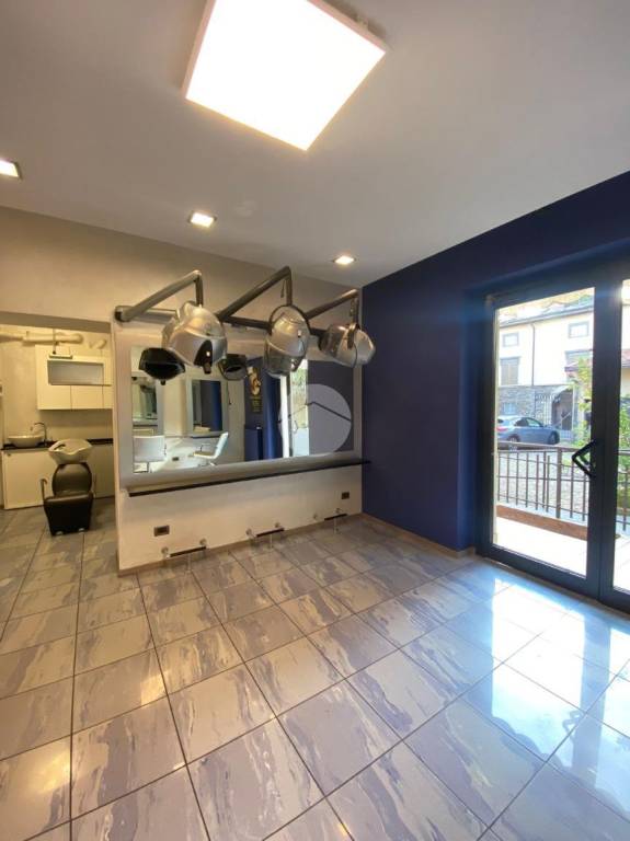 negozio in vendita a Seriate