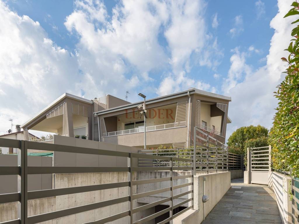 appartamento in vendita a Seriate in zona Paderno