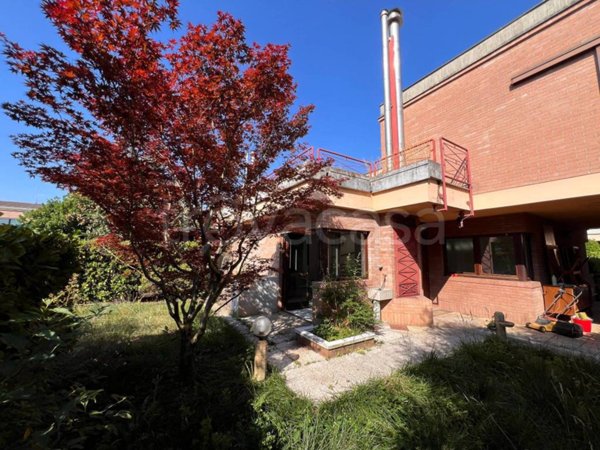 casa indipendente in vendita a Seriate