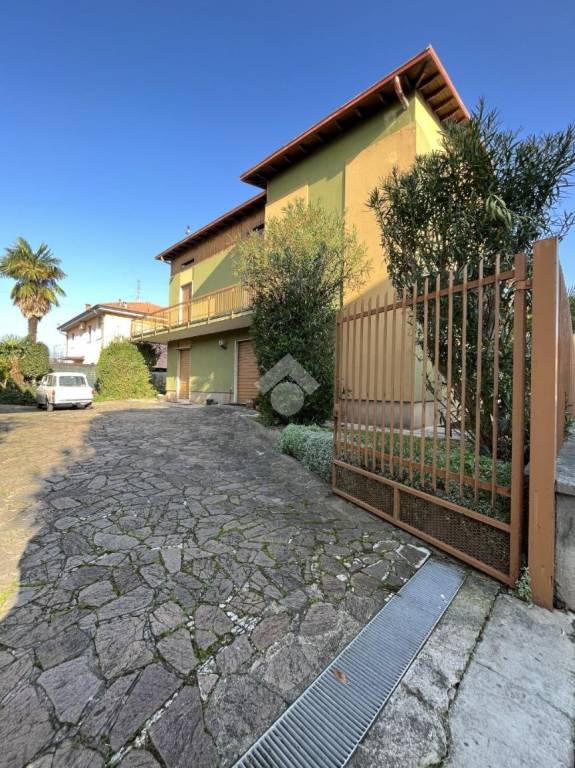 casa indipendente in vendita a Seriate
