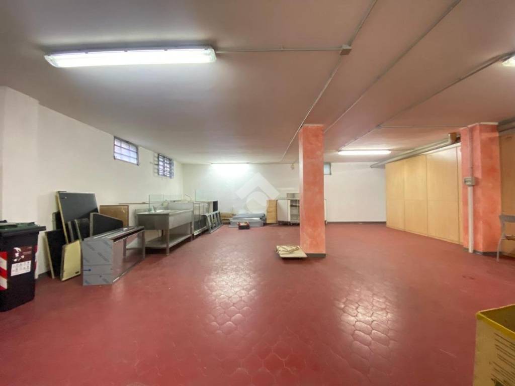 locale di sgombero in vendita a Seriate