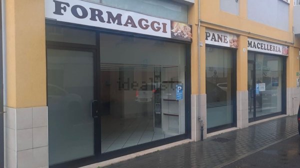 negozio in vendita a Seriate