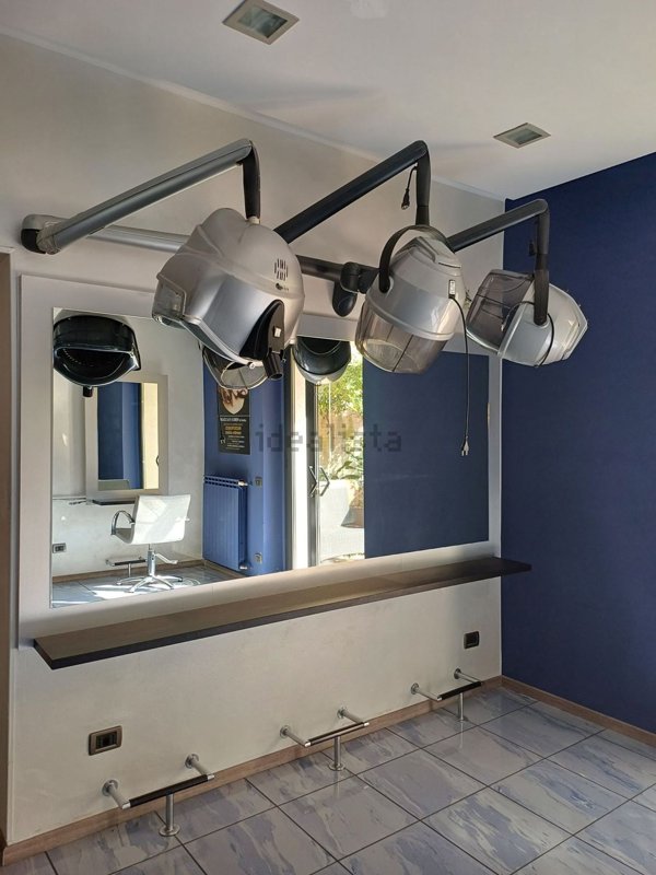 negozio in vendita a Seriate