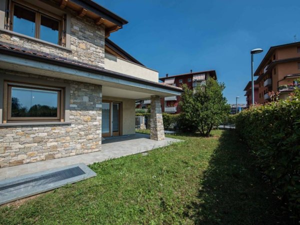 casa indipendente in vendita a Seriate