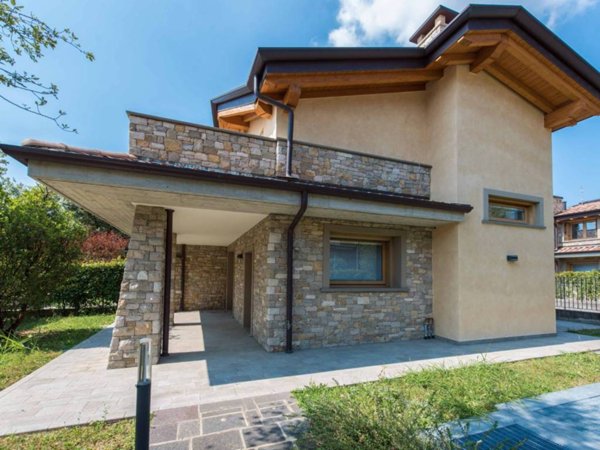 casa indipendente in vendita a Seriate