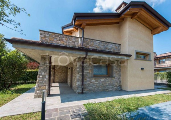 casa indipendente in vendita a Seriate