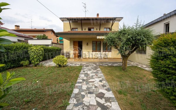 casa indipendente in vendita a Seriate