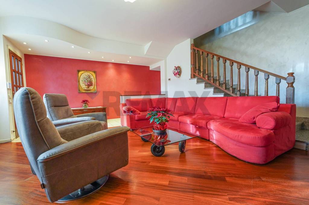 casa indipendente in vendita a Seriate in zona Paderno