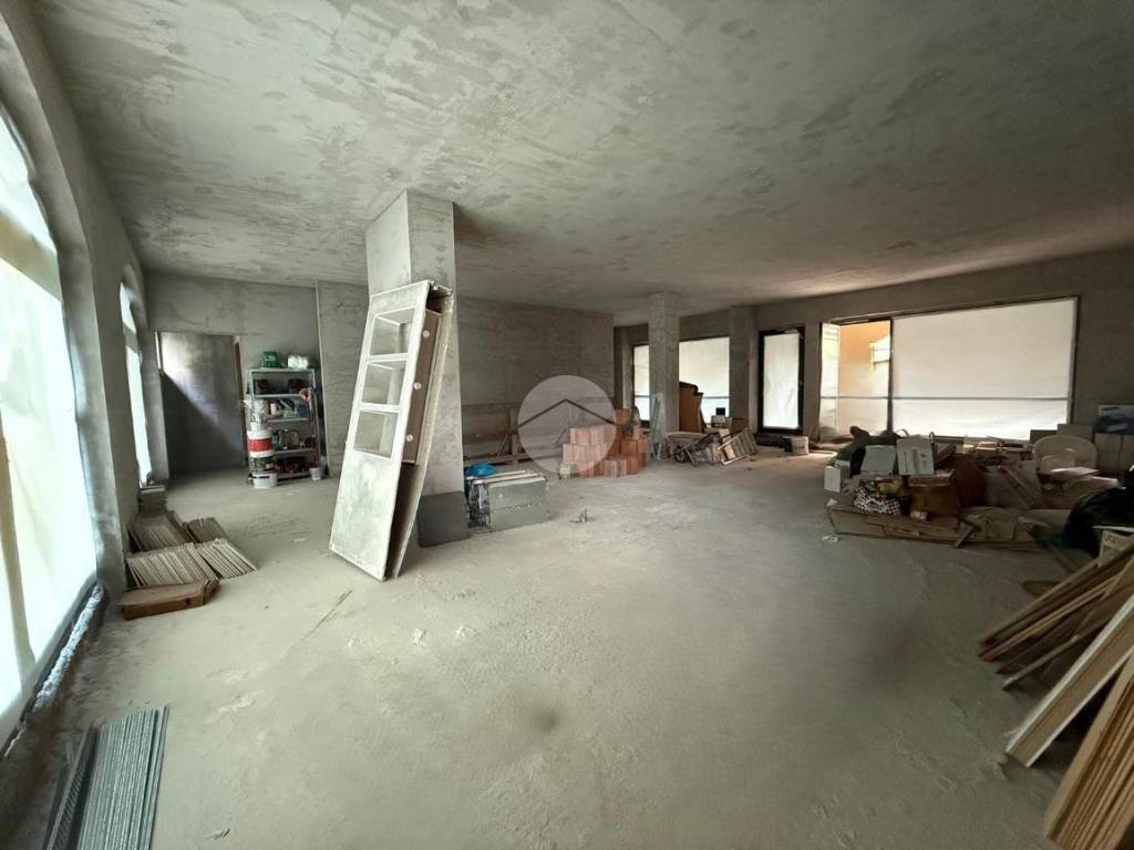 negozio in vendita a Seriate