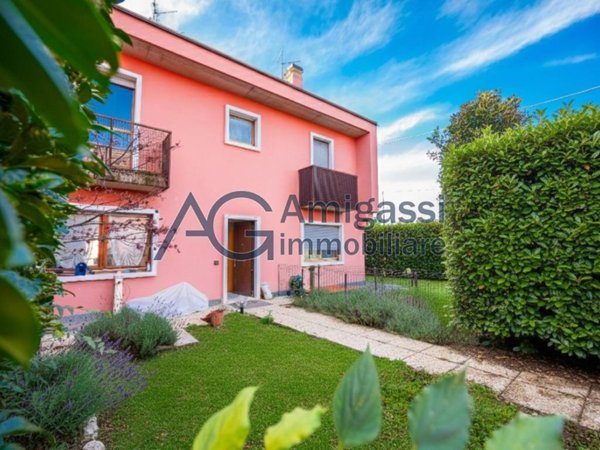 casa indipendente in vendita a Seriate