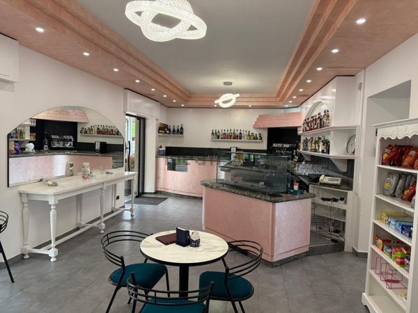 negozio in vendita a Seriate