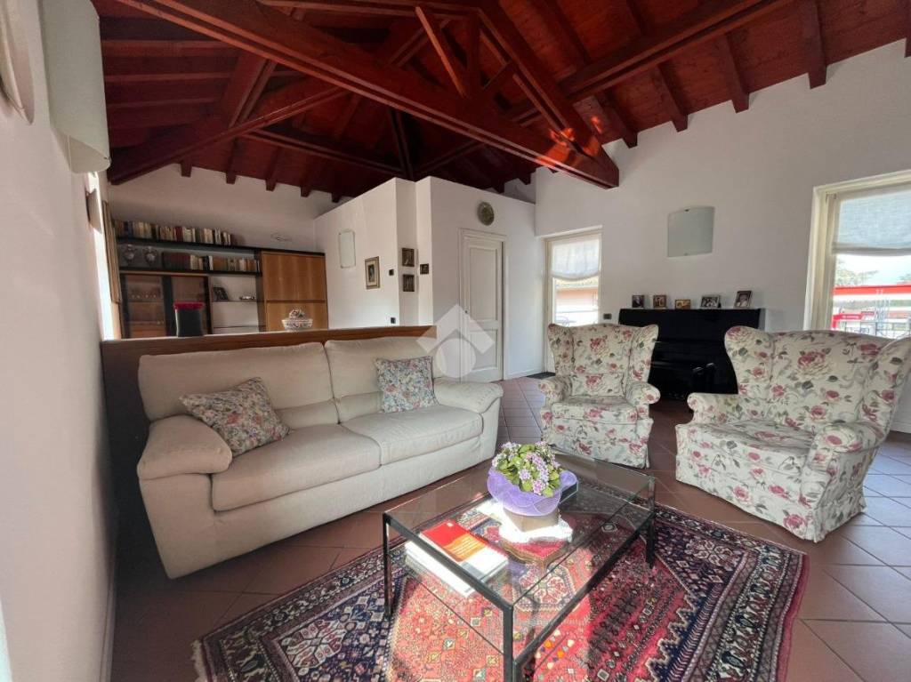 casa indipendente in vendita a Seriate