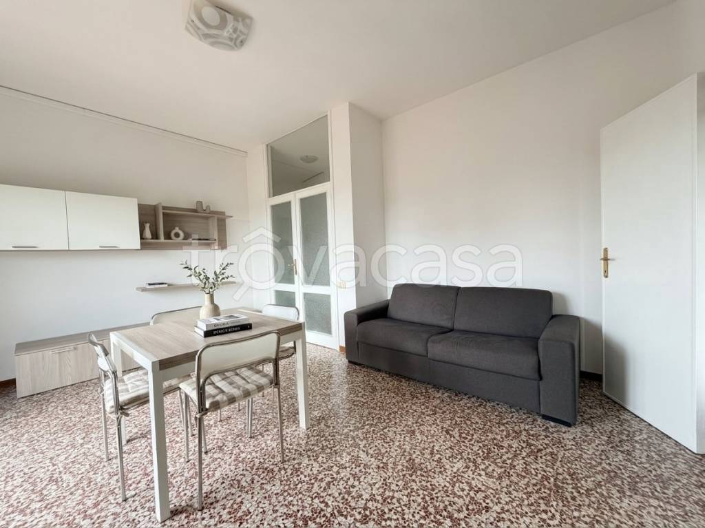 appartamento in vendita a Seriate in zona Paderno