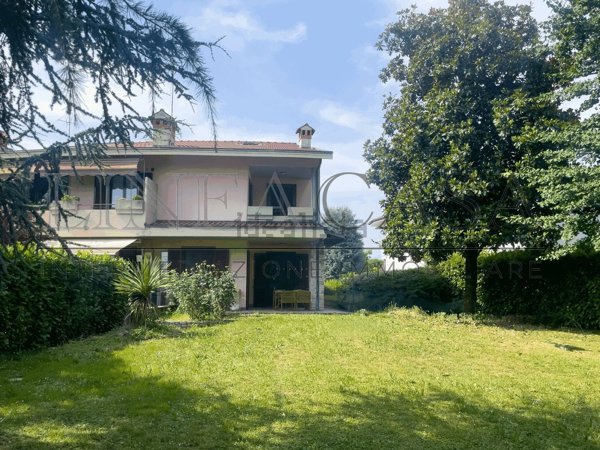 casa indipendente in vendita a Seriate