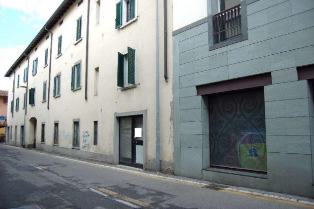 negozio in vendita a Seriate