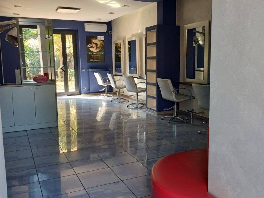 negozio in vendita a Seriate