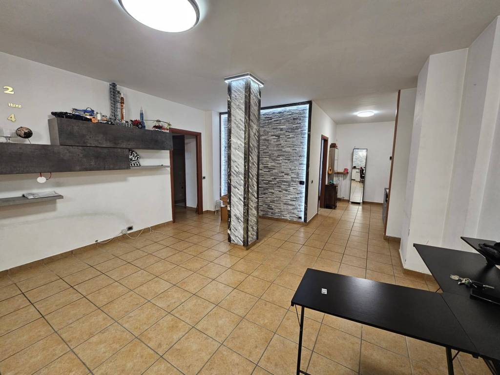 appartamento in vendita a Seriate in zona Paderno