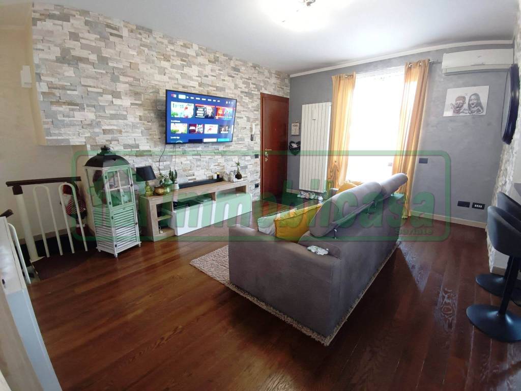 appartamento in vendita a Seriate in zona Paderno