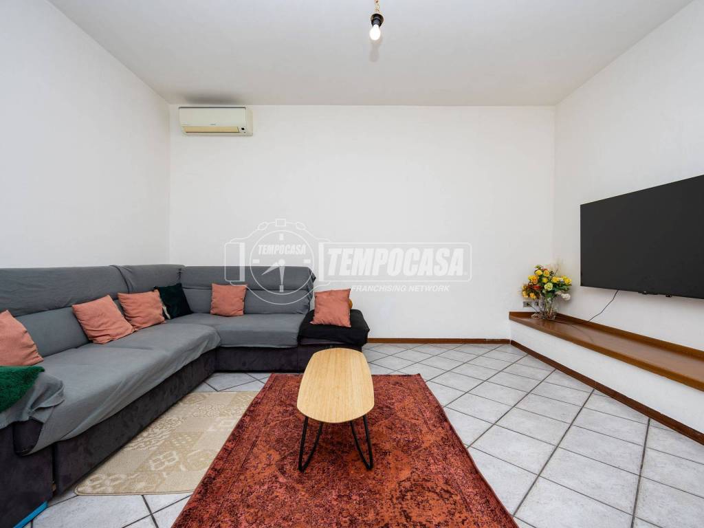 appartamento in vendita a Seriate in zona Cassinone