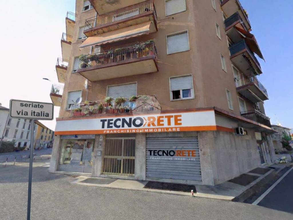 negozio in vendita a Seriate