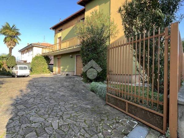 casa indipendente in vendita a Seriate
