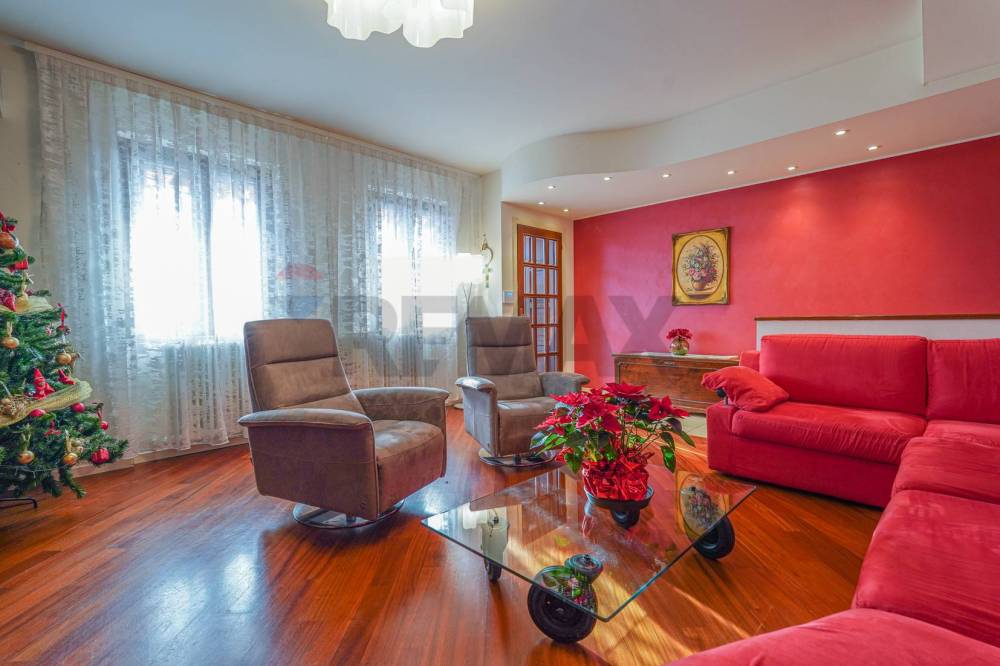 casa indipendente in vendita a Seriate in zona Paderno