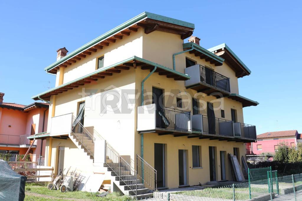 appartamento in vendita a Seriate in zona Comonte