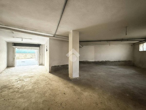 locale commerciale in vendita a Seriate