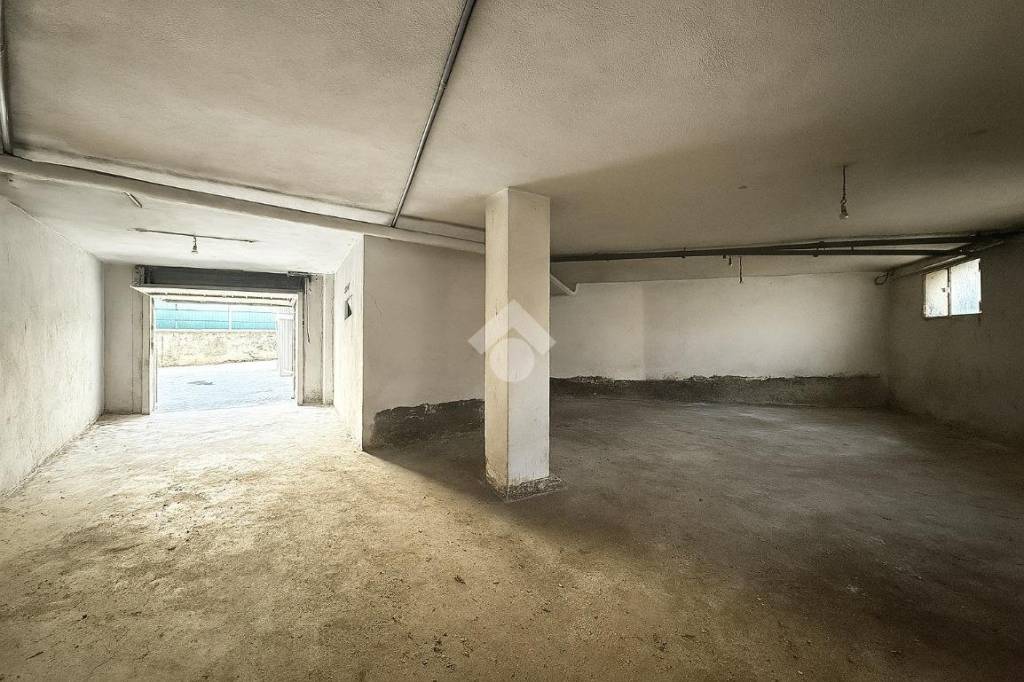 locale commerciale in vendita a Seriate