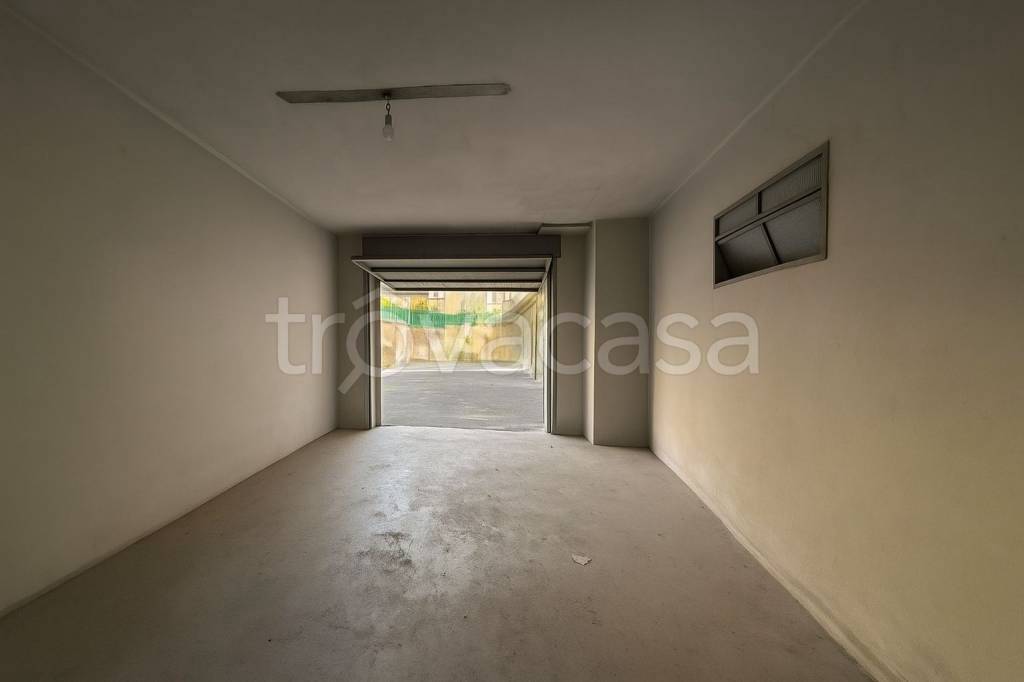 locale di sgombero in vendita a Seriate