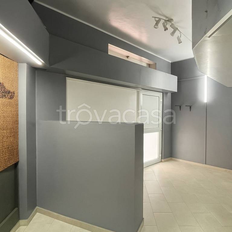 negozio in vendita a Seriate