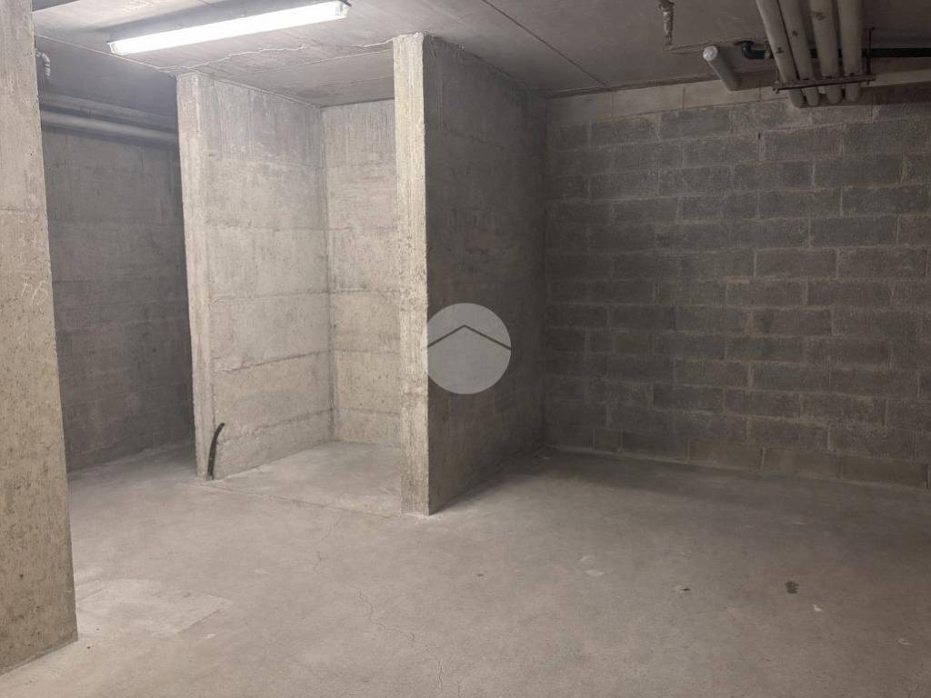 locale commerciale in vendita a Seriate