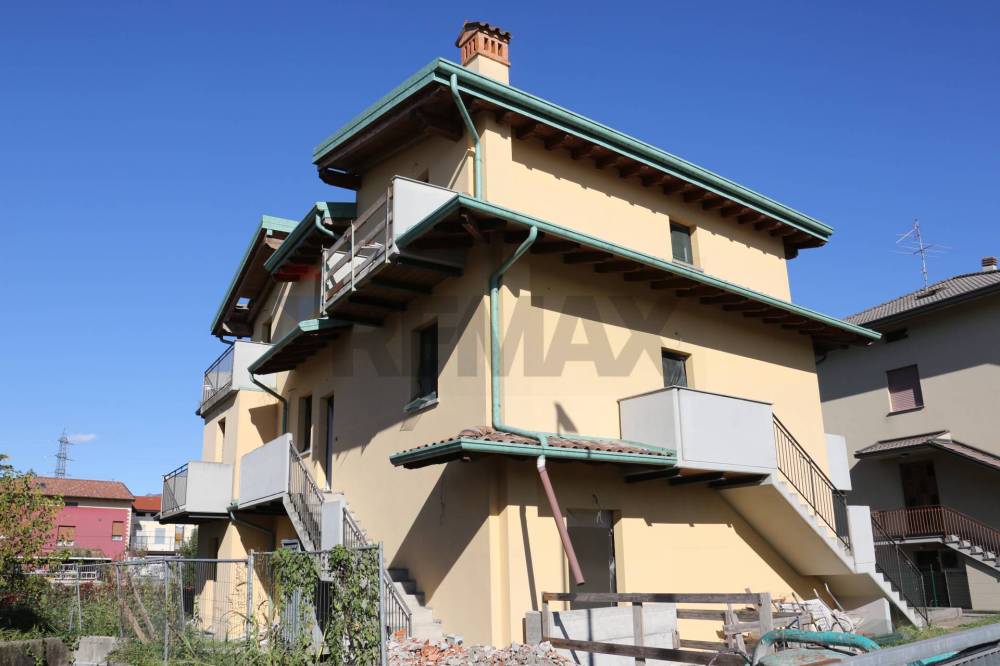appartamento in vendita a Seriate in zona Comonte