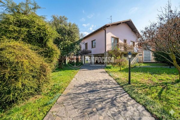 casa indipendente in vendita a Seriate