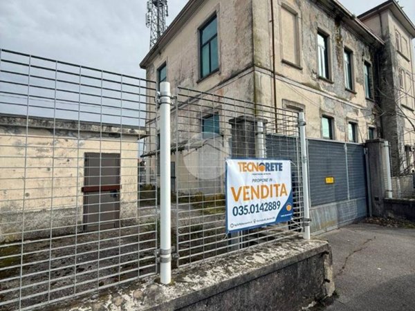 negozio in vendita a Seriate