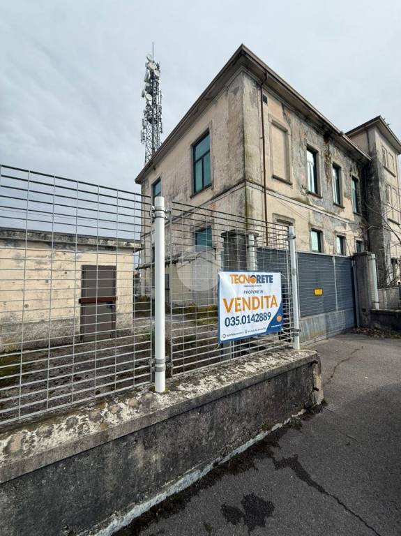 negozio in vendita a Seriate