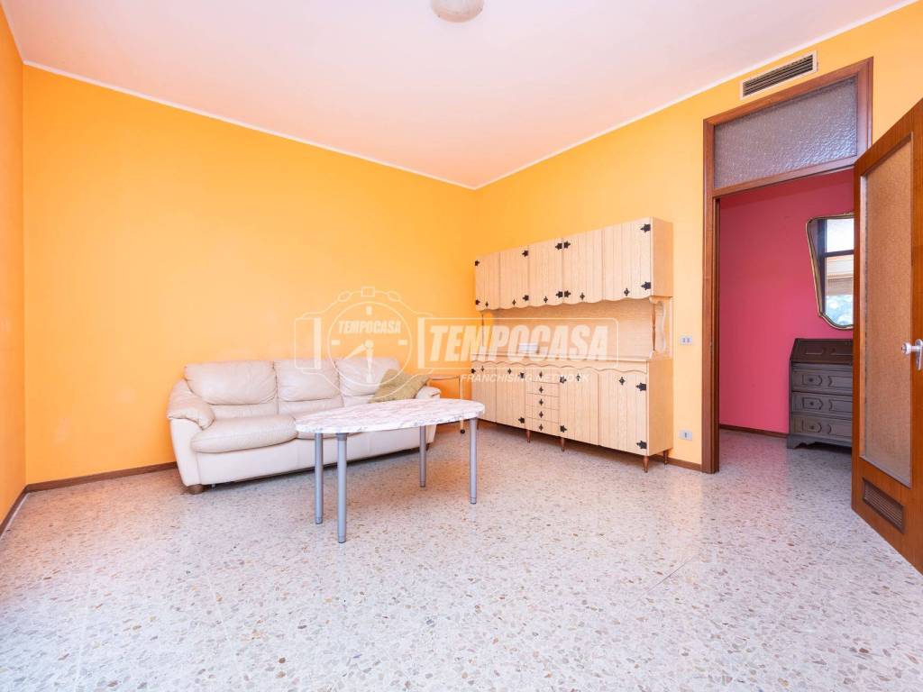 appartamento in vendita a Seriate in zona Paderno