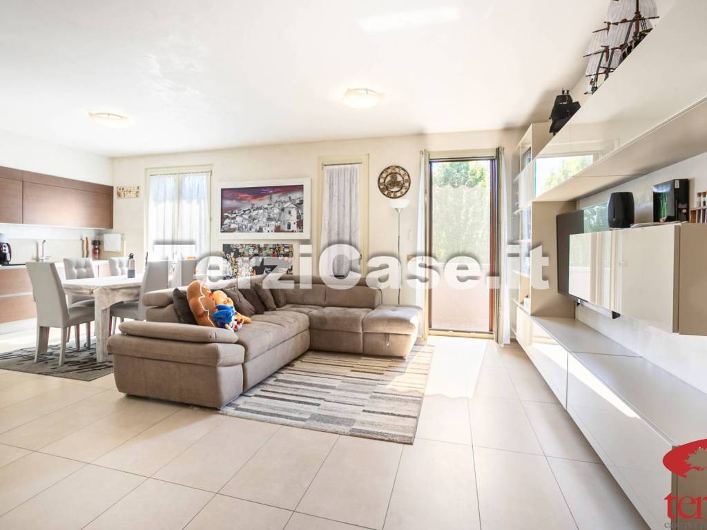 appartamento in vendita a Seriate in zona Paderno