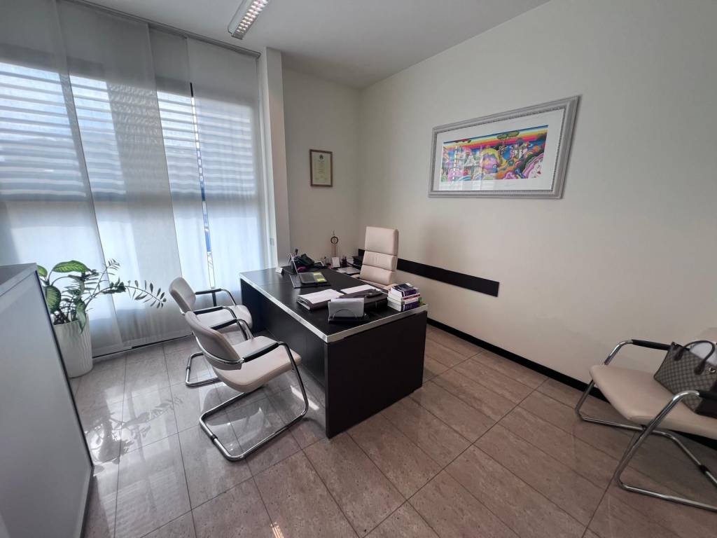 ufficio in vendita a Seriate