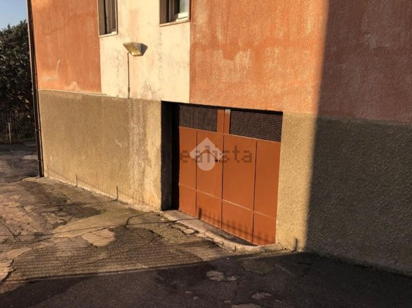 locale di sgombero in vendita a Seriate