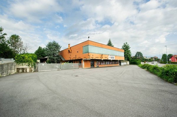 capannone in vendita a Seriate in zona Paderno
