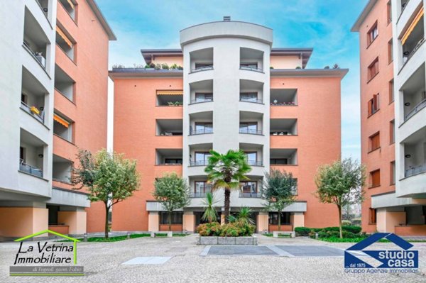 appartamento in vendita a Seriate in zona Paderno