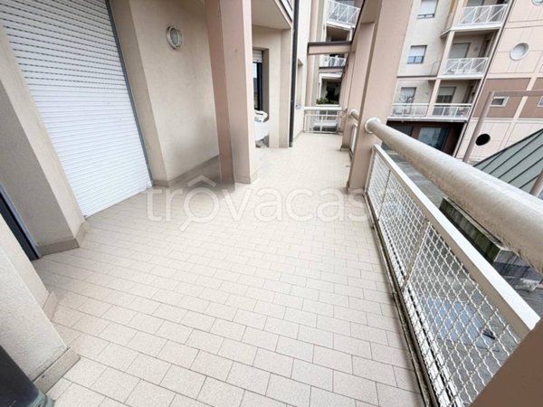 appartamento in vendita a Seriate in zona Paderno